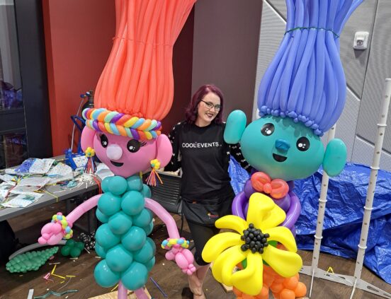 troll gjorda av ballonger